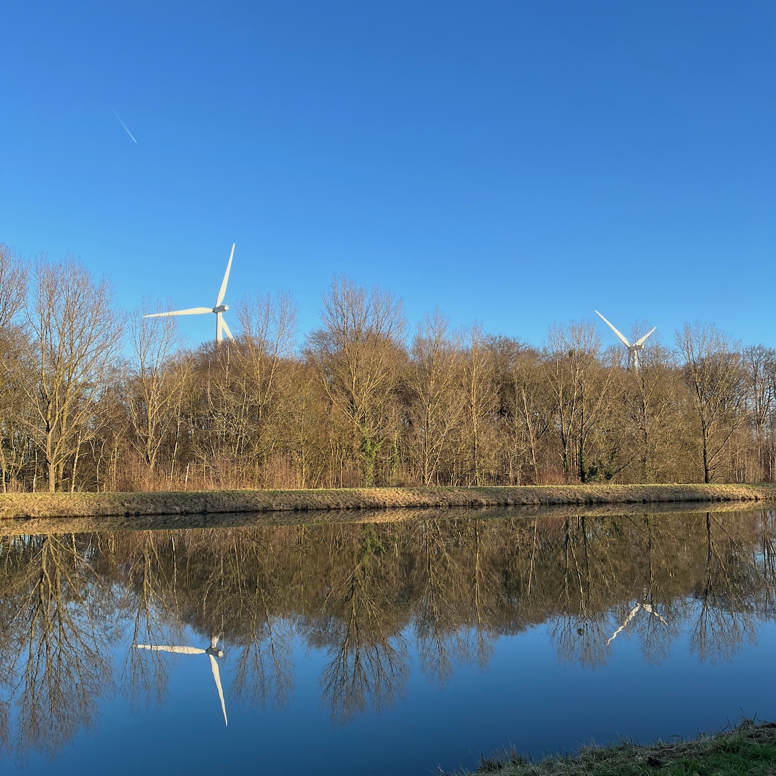 Riding from France into Belgium along La Sambre on the EuroVelo 3.